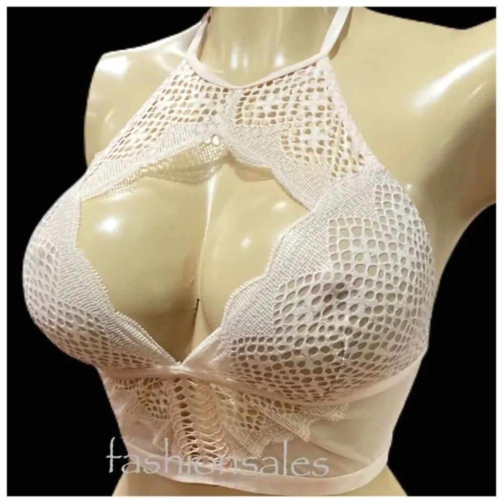 Victoria’s Secret very sexy keyhole bralette